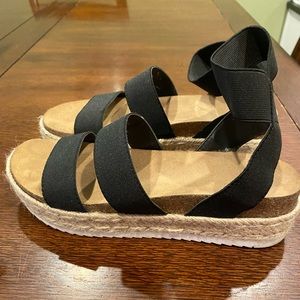 Time and Tru platform sandal